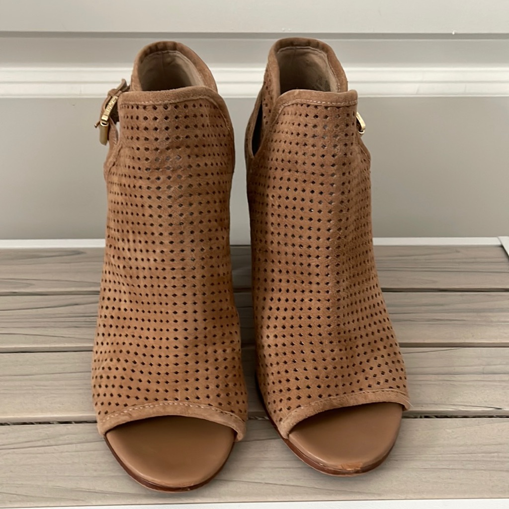 Sam Eldeman Heels